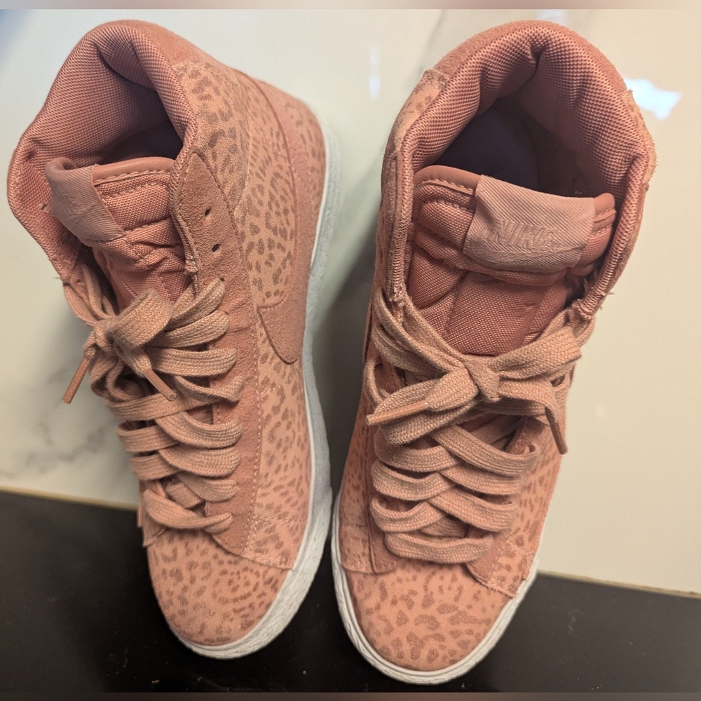 NIKE Blazer Mid SE Big Kid Size 6.5 (No Size Tag) MSRP $120 Like New - Picture 7 of 12